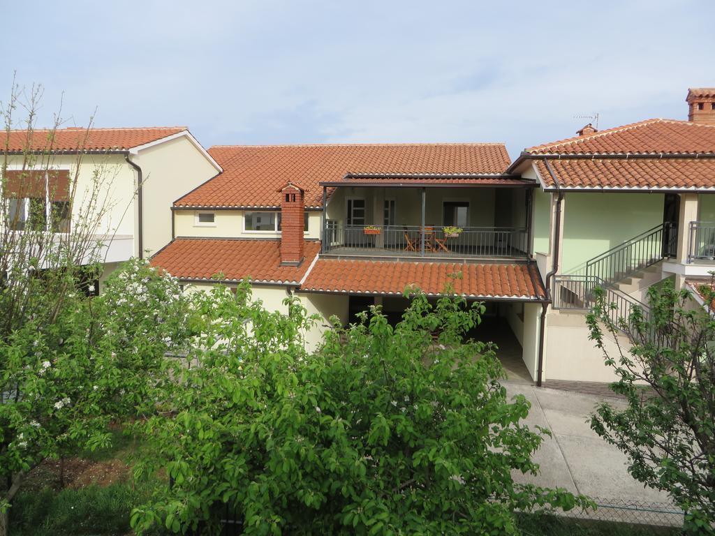 Apartment Mare Medulin Buitenkant foto