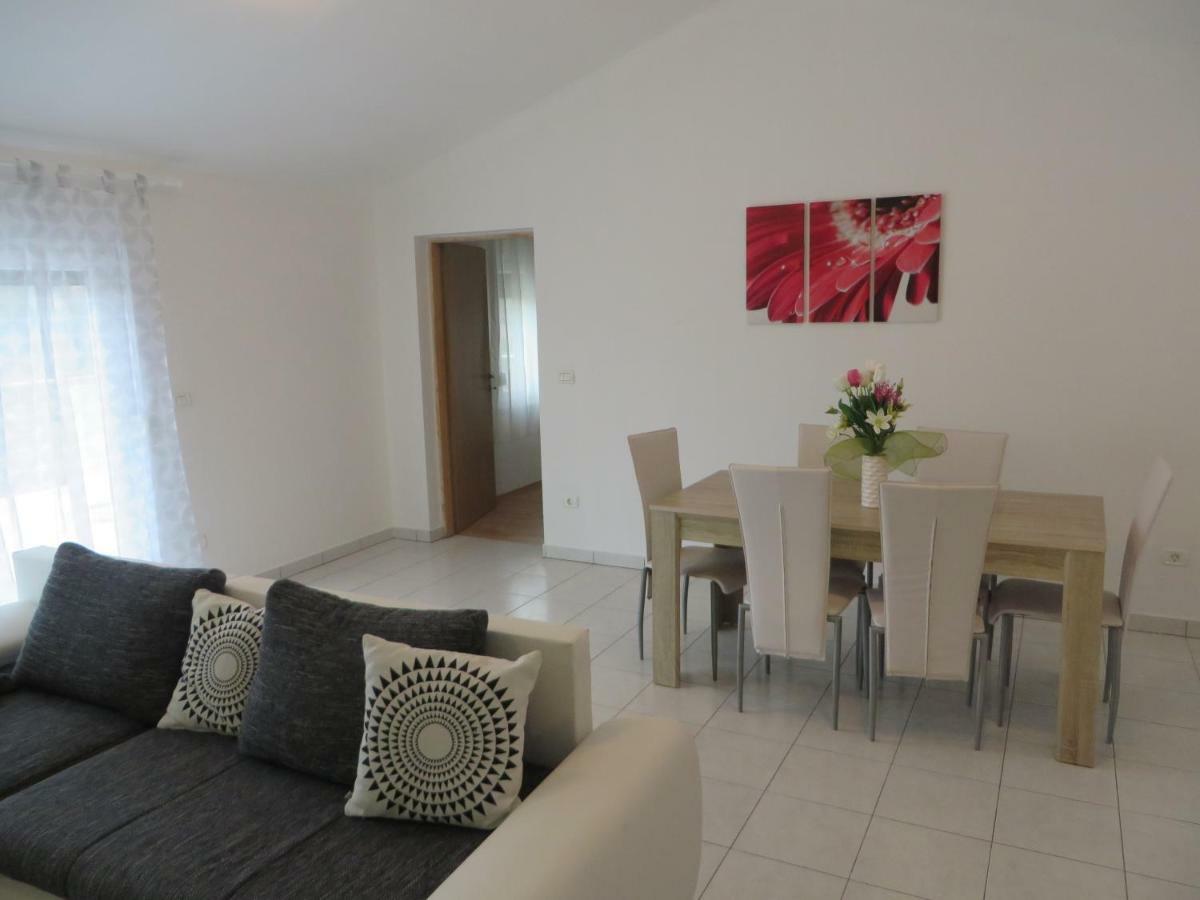 Apartment Mare Medulin Buitenkant foto